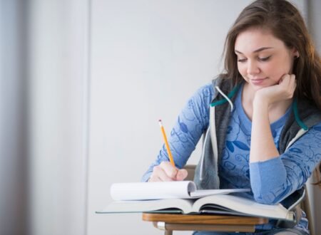 What are the Advantages of Using an Assignment Writing Service?